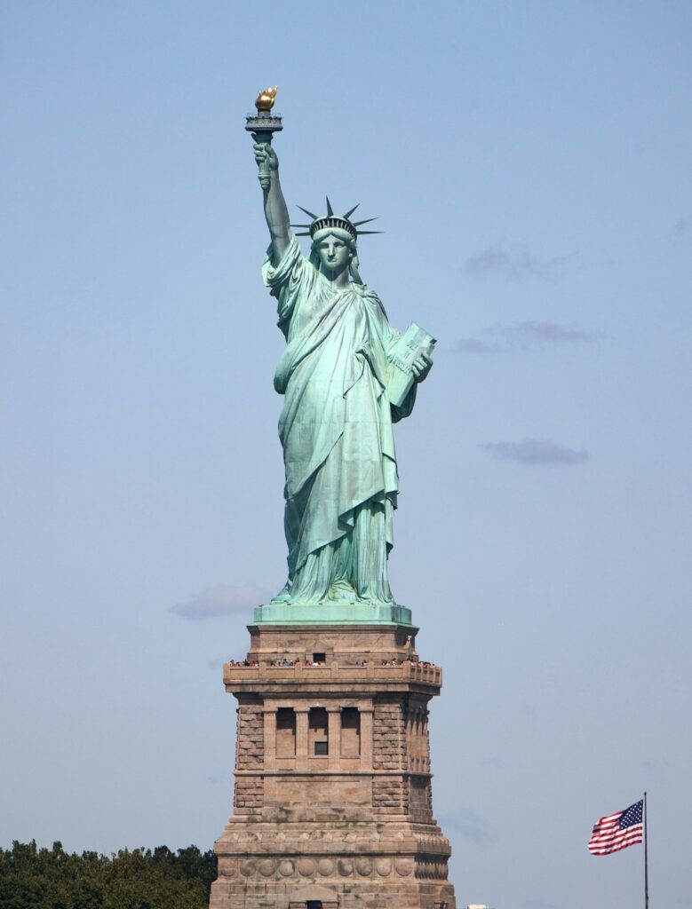 estátua da liberdade completa 140 anos de inauguração
